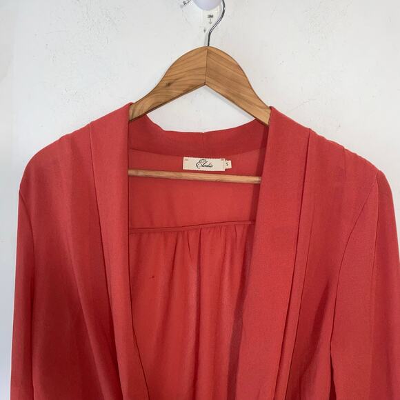 Elodie Red Twist Front Drape Blouse SZ Small Workwear Career Work Top Casual - Picture 5 of 7